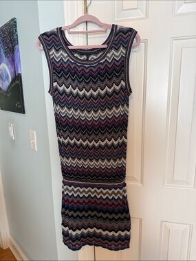 GUESS Sleeveless Chevron Knit Dress in Navy, Gray & Burgundy